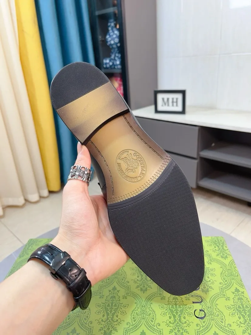 Men's shoes 💰500🌹🌹[GUCCI Gucci] A new style of formal men's leather shoes is coming ~ The original quality upper is made of Italian cowhide➕The leather is soft and delicate, comfortable and soft. The top layer of genuine leather, rubber wear-resistant outsole, the shoe shape is dignified and domineering, and the luxury charm is not concealed! The natural and free nouveau riche leads the trend. Code number: 38-44
